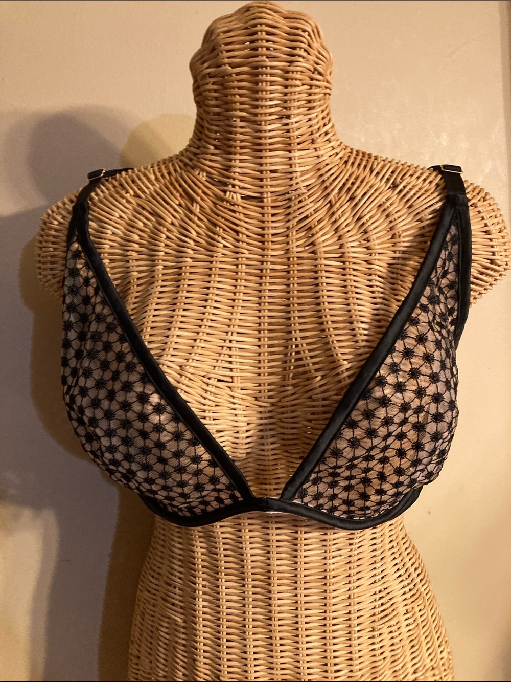 Victoria’s Secret Sheer‎ Black Bra 38DD